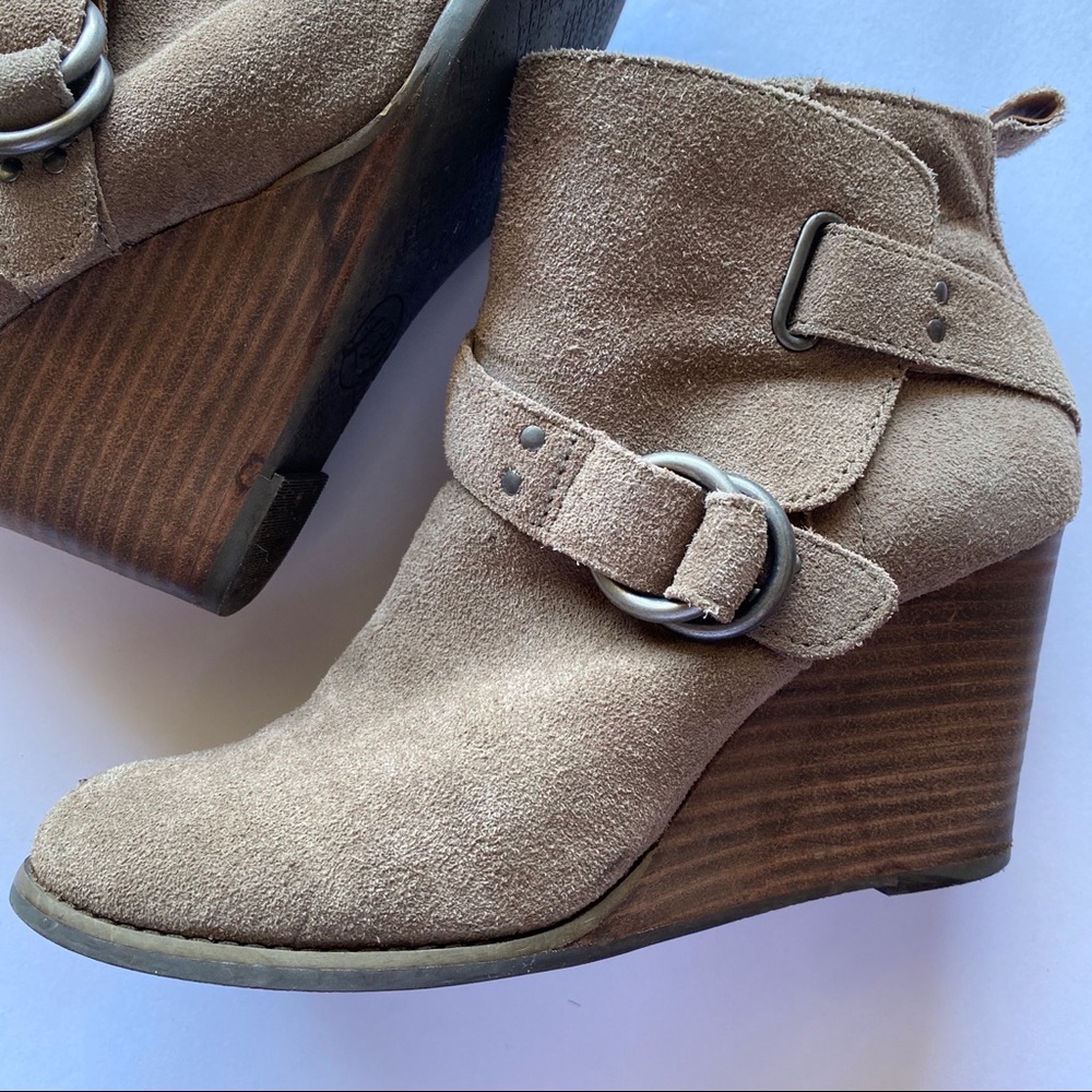Lucky Brand Yesterr Wedge Ankle Boots Size 6
